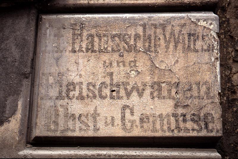 Halle, Lessingstr. 4, 28.4.1998 (1).jpg - Hausschl. Wurst und Fleischwaren - Obst u. Gemüse
